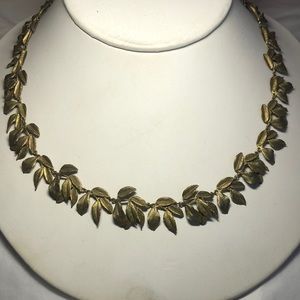 Green Bronze Stunning Leaf Vine Necklace